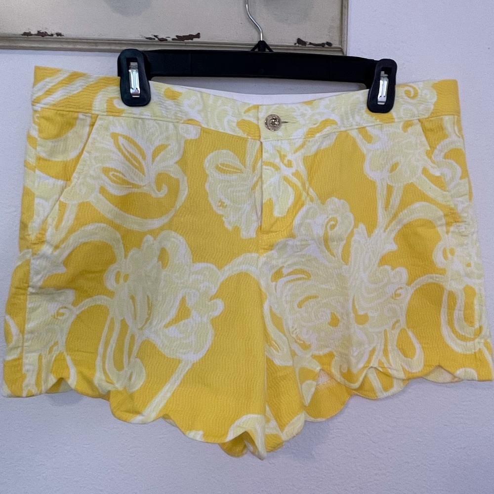 Lilly Pulitzer Yellow and White Floral Shorts